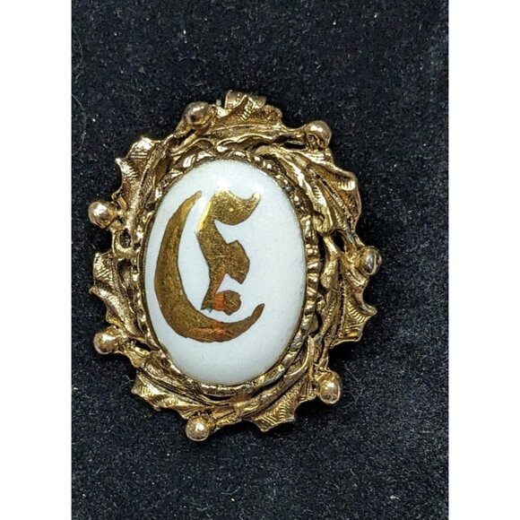 Vintage Gilded Hand Painted Victorian E Porcelain Brooch/Pendant - Picture 3 of 4